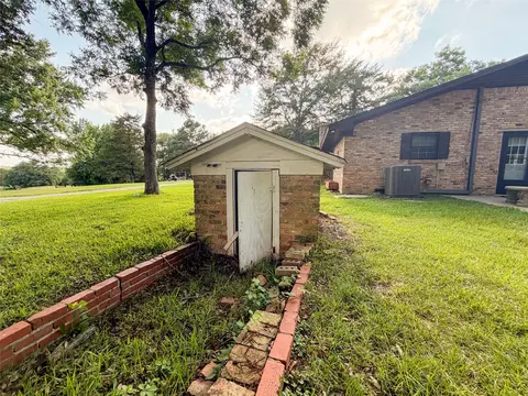 Exterior - 9822 Nasturtium Rd, Ore City, TX 75683 photo 6 of 6