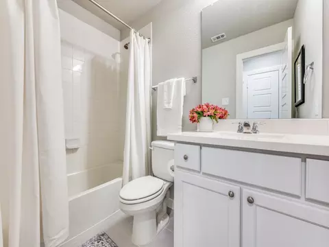 Bath - 762 Corner Post Path, Celina, TX 75009 photo 5 of 6