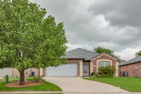 138 Lipan St, Greenville, TX 75402
