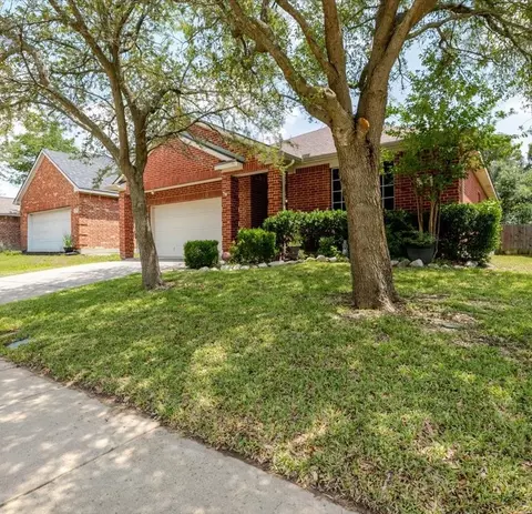 7234 Summit Parc Dr, Dallas, TX 75249