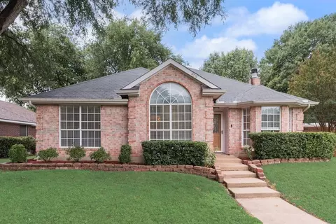 425 Alpine Dr, Desoto, TX 75115