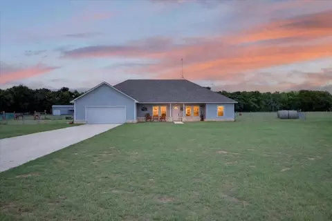 498 Dexter Ln, Poolville, TX 76487
