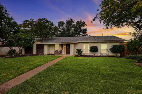 13051 Pennystone Dr, Farmers Branch, TX 75244