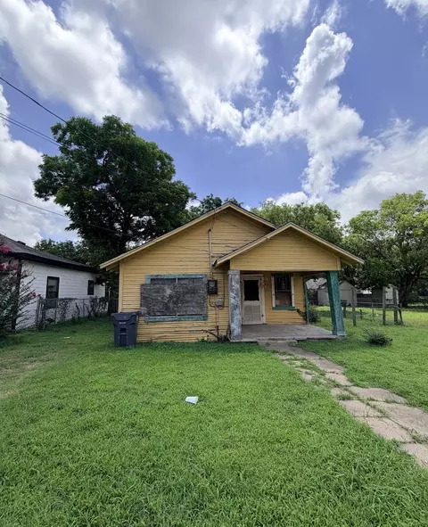 3906 Metropolitan Ave, Dallas, TX 75210