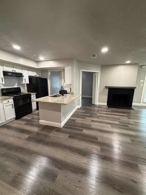 2304 Balsam Dr #E107, Arlington, TX 76006