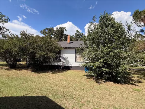 Exterior - 709 E 23rd St, Cisco, TX 76437 photo 4 of 9