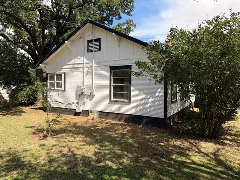 Exterior - 709 E 23rd St, Cisco, TX 76437 photo 5 of 9