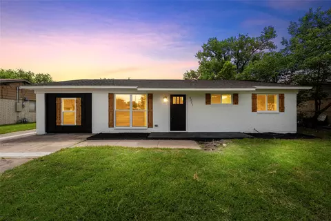 4321 Greenbriar Dr, Bellmead, TX 76705