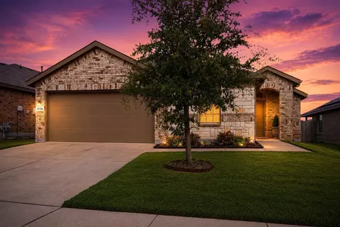 9736 Snowbell Ln, Crowley, TX 76036