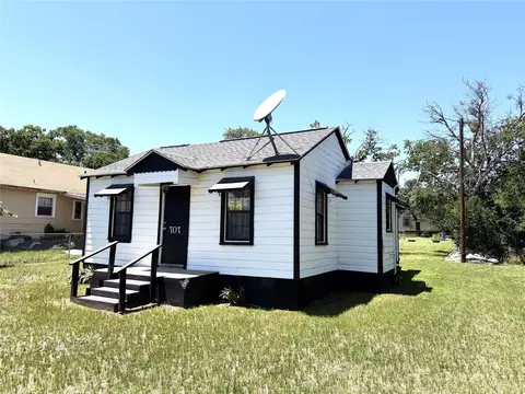 Exterior - 707 E 23rd St, Cisco, TX 76437 photo 3 of 8