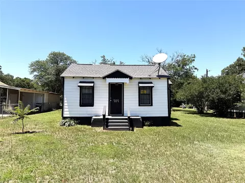 707 E 23rd St, Cisco, TX 76437