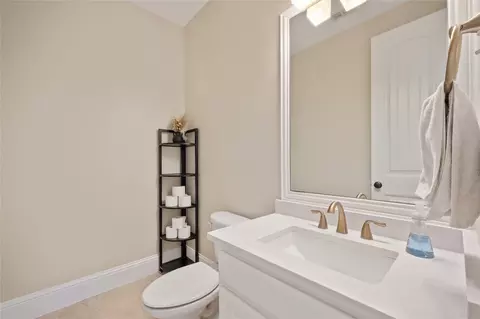 Bath - 7019 Comal Dr, Irving, TX 75039 photo 4 of 5