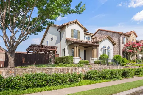 Exterior - 7019 Comal Dr, Irving, TX 75039 photo 3 of 8