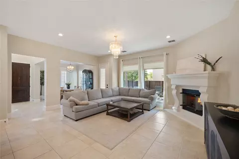 Living - 7019 Comal Dr, Irving, TX 75039 photo 3 of 3