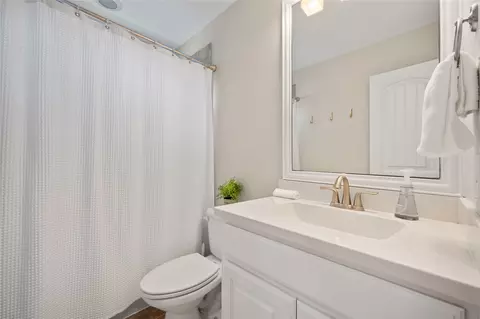 Bath - 7019 Comal Dr, Irving, TX 75039 photo 5 of 5