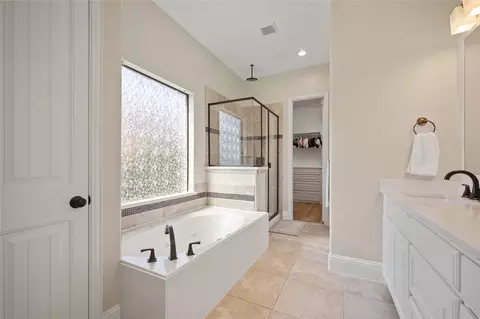 Bath - 7019 Comal Dr, Irving, TX 75039 photo 3 of 5