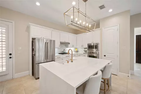 Kitchen - 7019 Comal Dr, Irving, TX 75039 photo 3 of 5