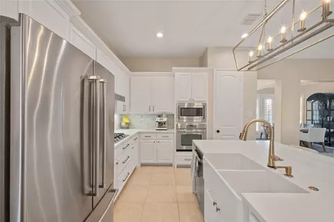 Kitchen - 7019 Comal Dr, Irving, TX 75039 photo 5 of 5