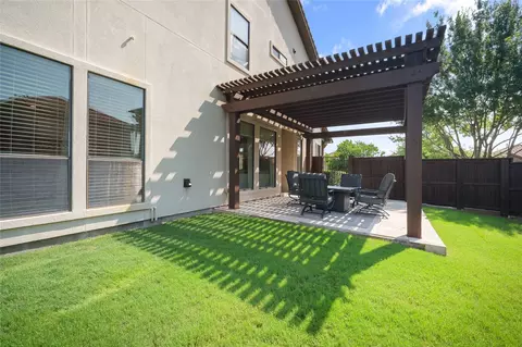 Exterior - 7019 Comal Dr, Irving, TX 75039 photo 6 of 8