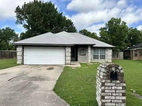 10212 Little Fox Ct, Fort Worth, TX 76108