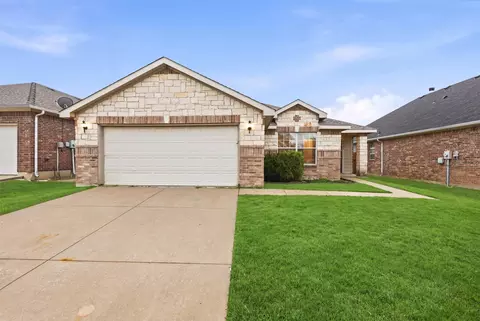 8040 Summer Stream Dr, Fort Worth, TX 76134