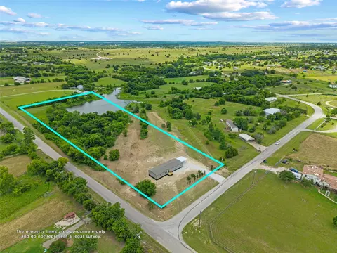 9942 First St, Joshua, TX 76058