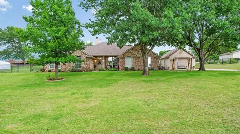 416 Hurricane Creek Cir, Anna, TX 75409