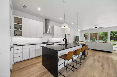 818 Muncie Ave, Dallas, TX 75212