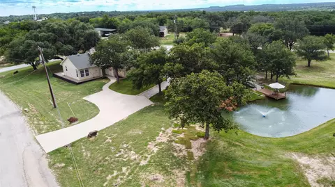 365 Cimmarron Trl, Runaway Bay, TX 76426