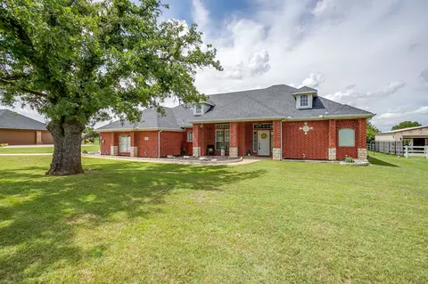 3009 Big Springs Dr, Joshua, TX 76058