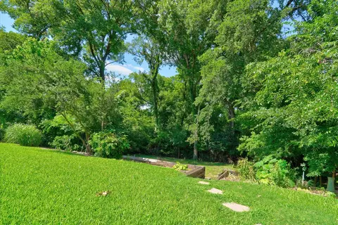 7148 Walling Ln, Dallas, TX 75231