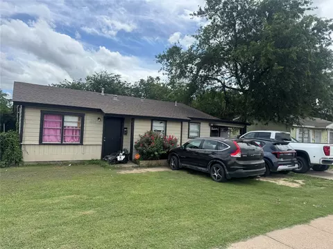 5212 E Berry St, Fort Worth, TX 76119