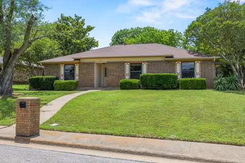 119 N Beltwoods Dr, Desoto, TX 75115