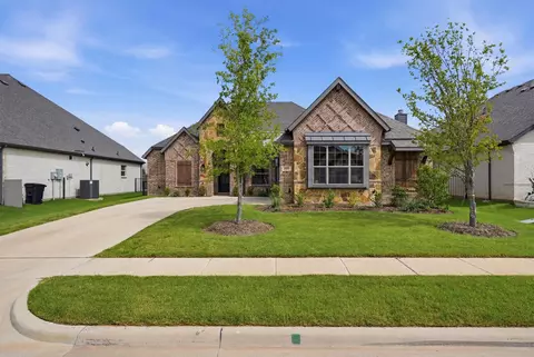 313 Bowrider Ln, Granbury, TX 76049
