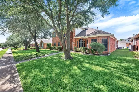 706 Green Apple Dr, Garland, TX 75044