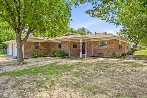1787 N Mccart St, Stephenville, TX 76401