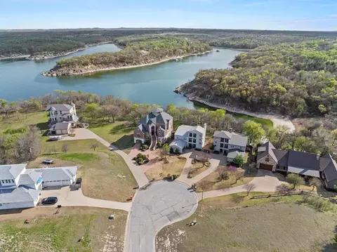 181 Monarch Dr, Denison, TX 75020