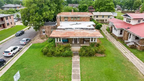 607 S Main St, Paris, TX 75460