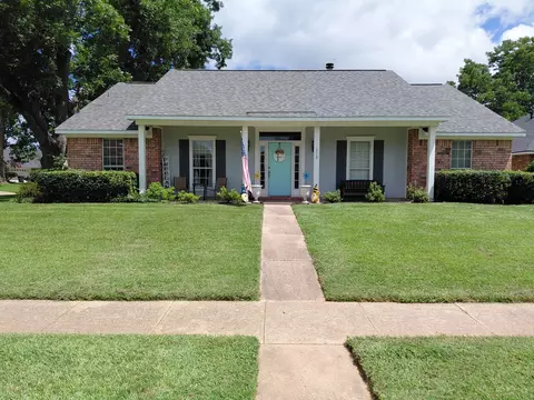 1319 Chopin Dr, Bossier City, LA 71112
