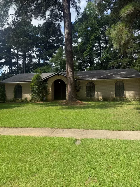 8886 Bayonne Dr, Shreveport, LA 71118