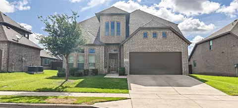 612 Bayonet Dr, Fort Worth, TX 76108