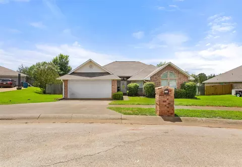 265 Crestview Ln, Jacksonville, TX 75766