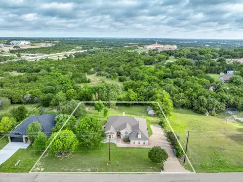 214 Knob Hill Dr, Granbury, TX 76048