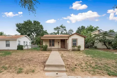 6617 Greenlee St, Fort Worth, TX 76112