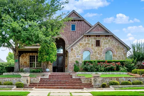 4604 Golden Mew Dr, Carrollton, TX 75010