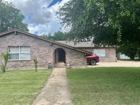 285 N Avenue B, Crawford, TX 76638