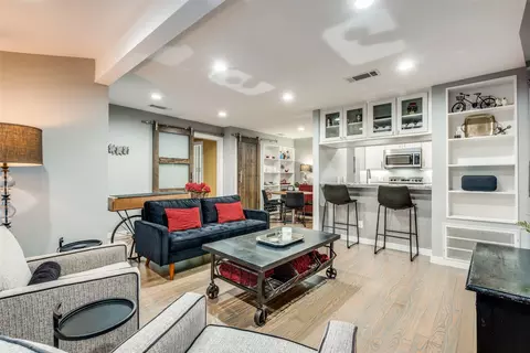 4231 Travis St #17, Dallas, TX 75205