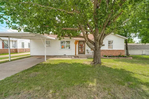 709 Charles St, Weatherford, TX 76086