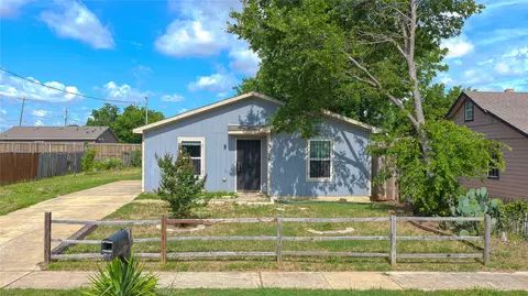 3128 Bright St, Fort Worth, TX 76105