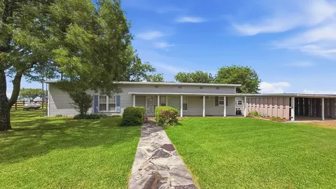 59 Noland Rd, Whitesboro, TX 76273